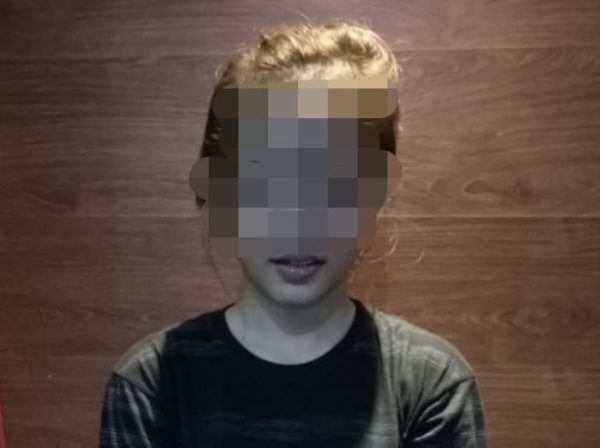 Gadis ABG saat diciduk di salah satu penginapan