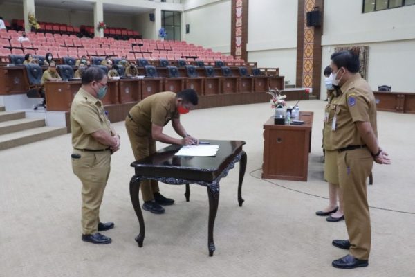 Serah terima jabatan Kepala bagian (Kabag) persidangan serta kepala subbagian  (Kasubag) persidangan dan  Risalah