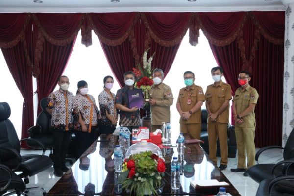 Foto bersama Bupati Minsel usai melakukan Audiensi