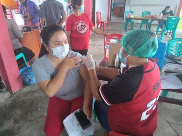 Pelaksanaan vaksinasi bagi masyarakat Minsel