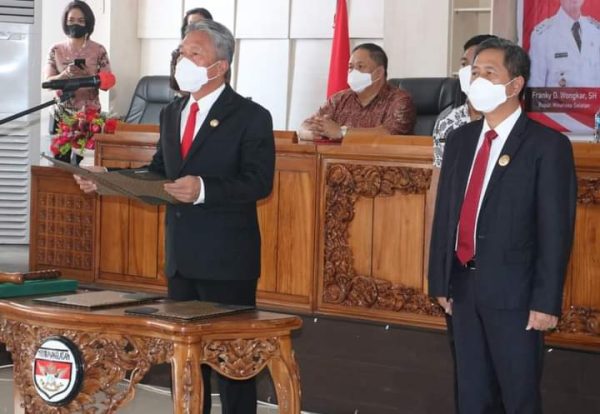 Pengukuhan Jabatan Pimpinan Tinggi Pratama dan Penyerahan Surat Pelaksanaan Tugas di Lingkungan Pemerintahan Kabupaten Minahasa