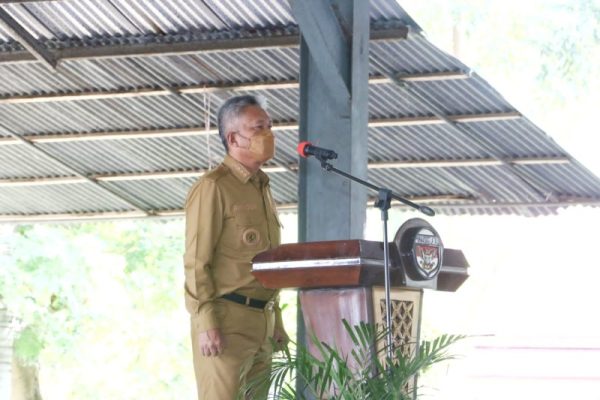 Bupati Minahasa Selatan Franky Donny Wongkar,SH
