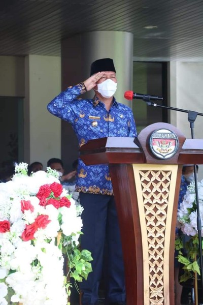 Bupati Minsel Franky Donny Wongkar Irup dslam rangka memperingati Hardiknas.