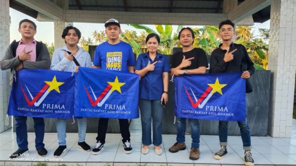 PRIMA Sulut saat berkunjung ke makam pahlawan nasional Maria Walanda Maramis.