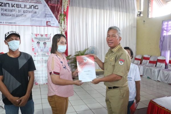Peluncuran inovasi perizinan keliling Dinas Penanaman Modal dan Perizinan Satu Pintu (PMPTS).