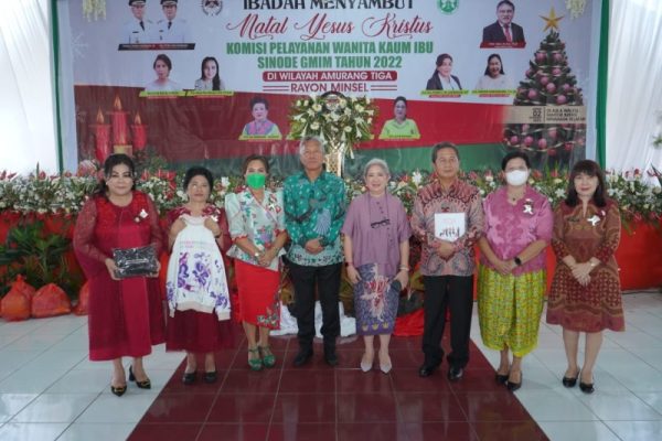 Ibadah perayaan menyambut Natal Yesus Kristus Komisi Pelayanan Kategorial (Kompelka) Wanita Kaum Ibu (W/KI) Sinode GMIM