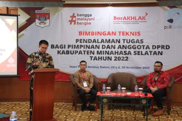 Bimtek Pendalaman Tugas bagi Pimpinan dan anggota Dewan DPRD kabupaten Minahasa Selatan