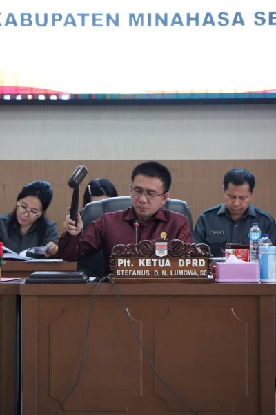 Plt Ketua DPRD Minsel Stefanus Lumowa SE