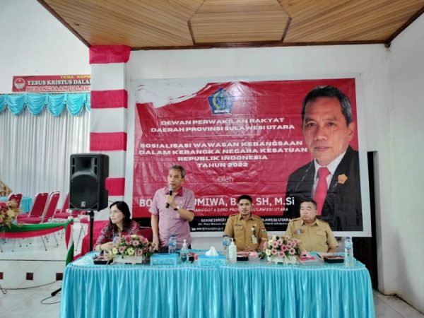 Pelaksanaan Kegiatan Sosbang oleh Anggota DPRD Sulut, Boy Tumiwa di Desa Molompar Kabupaten Minahasa Selatan