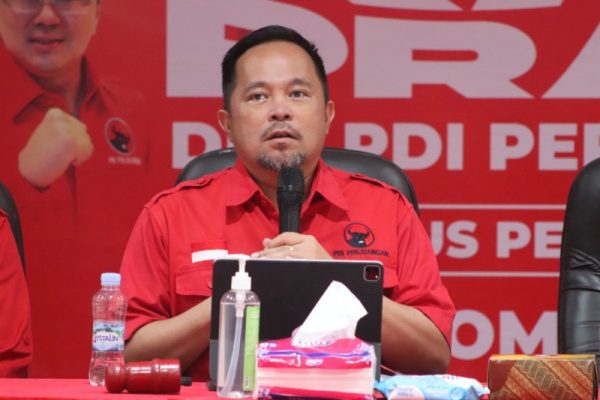 richard-sualang-optimistis-ganjar-pranowo-unggul-di-debat-ketiga-DsMcOAAFbN